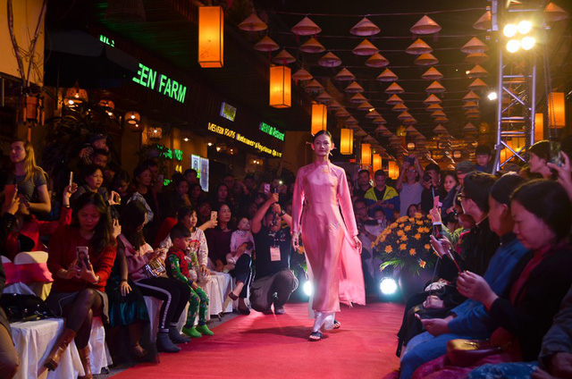 Hương sắc cố đô tại Hà Nội thu hút đông du khách